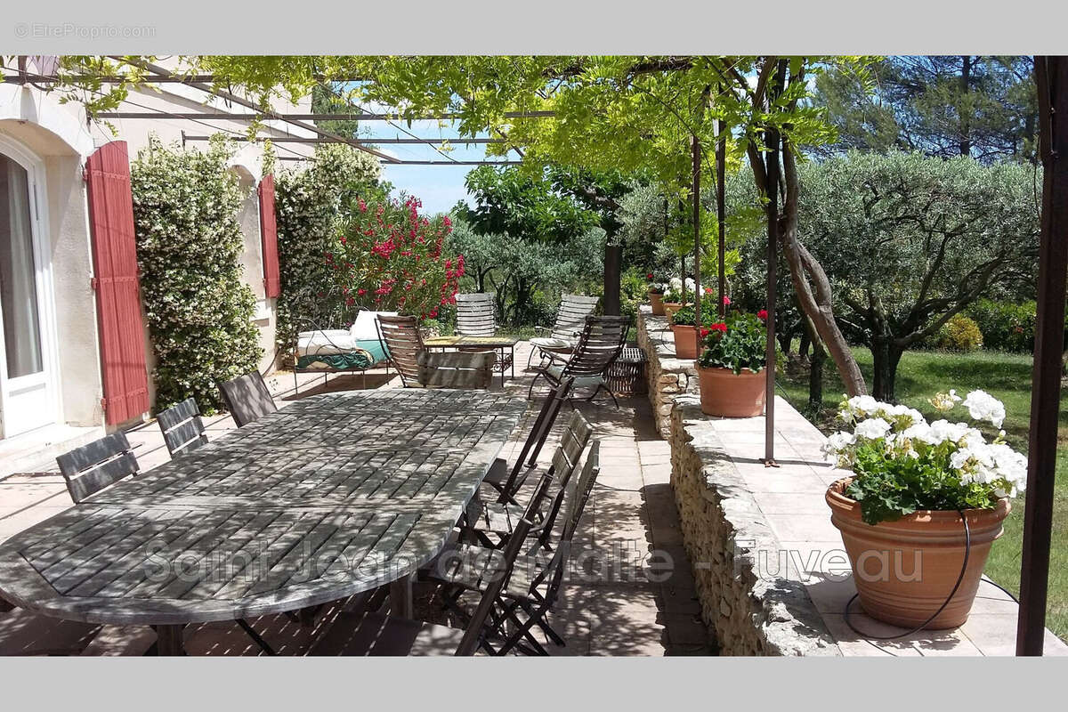 Maison 225 m² à Fuveau  - photo 4
