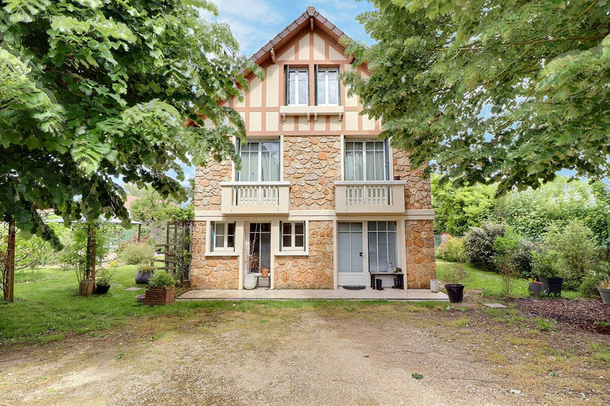 Maison à EPERNON