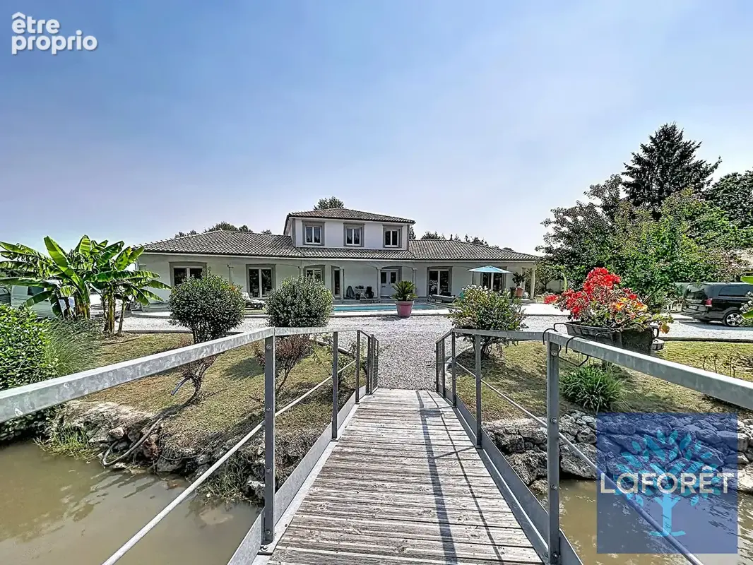 Propriété d'exception avec piscine et étang privé -380 m² - Saint-Geours-de-Maremne - photo 3