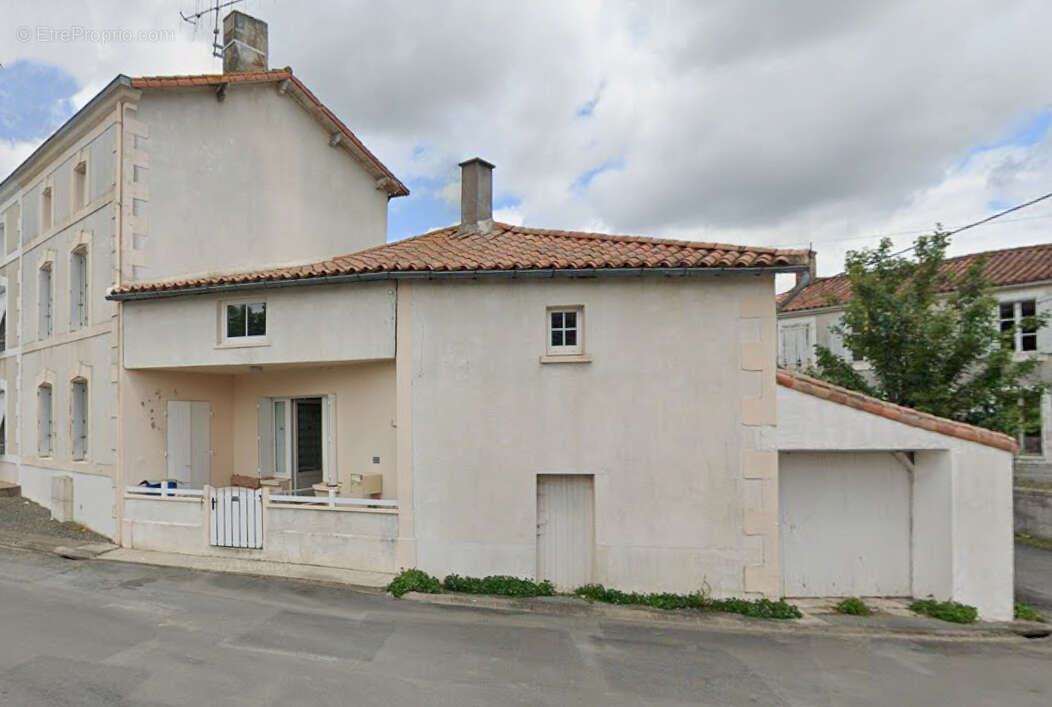 Maison à SAINT-LAURS