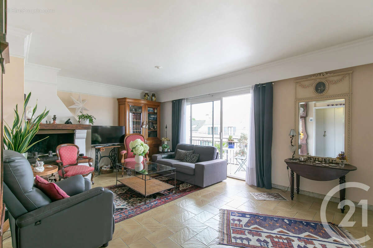 Appartement à CHENNEVIERES-SUR-MARNE