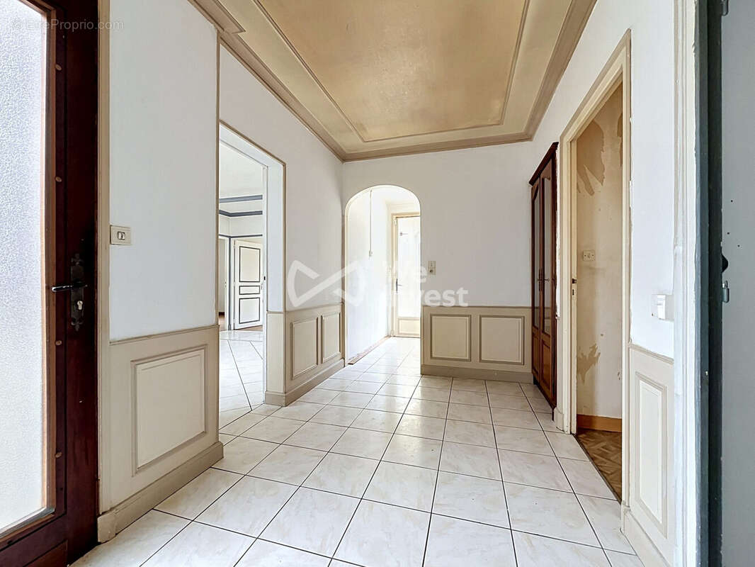 Maison à CHAMPDENIERS-SAINT-DENIS