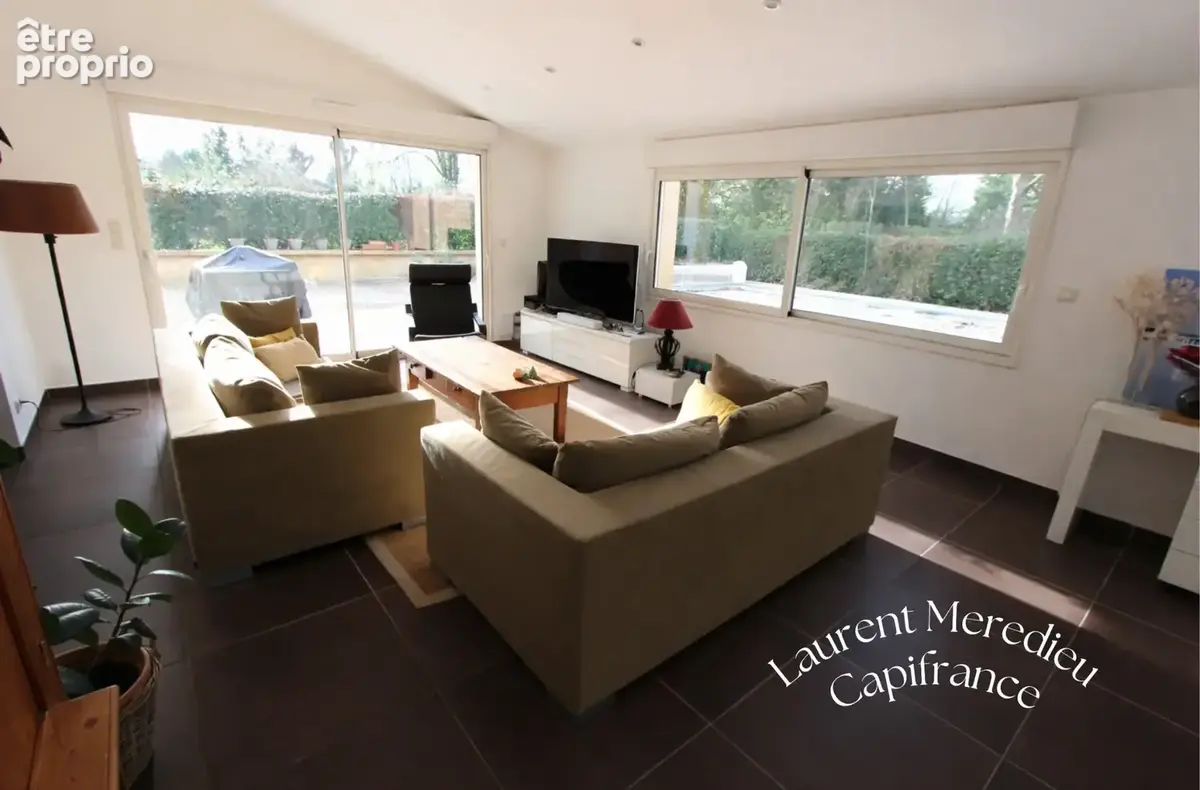 Magnifique demeure en pierre avec grand jardin, piscine & espace professionnel - photo 2