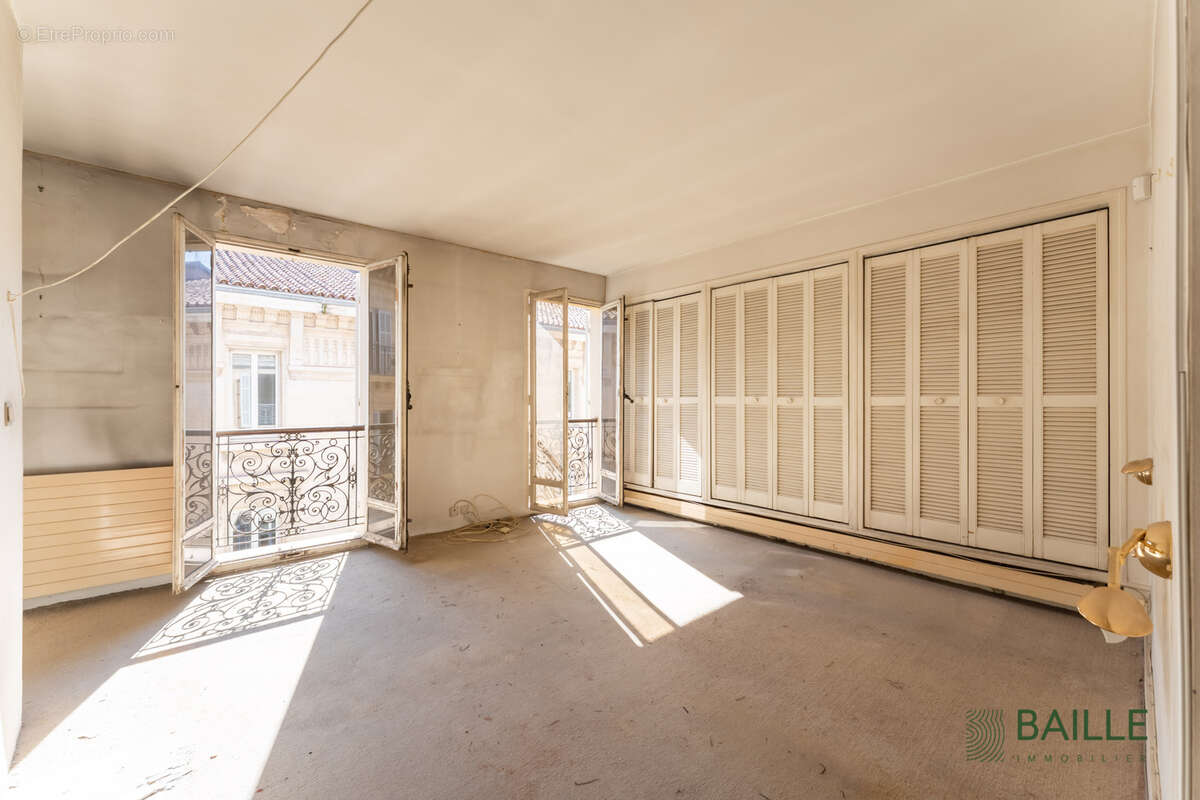 Appartement à MARSEILLE-6E
