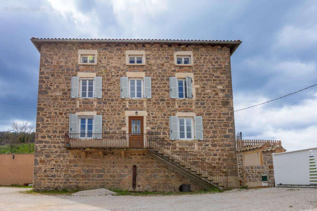 Maison à VAUX-EN-BEAUJOLAIS