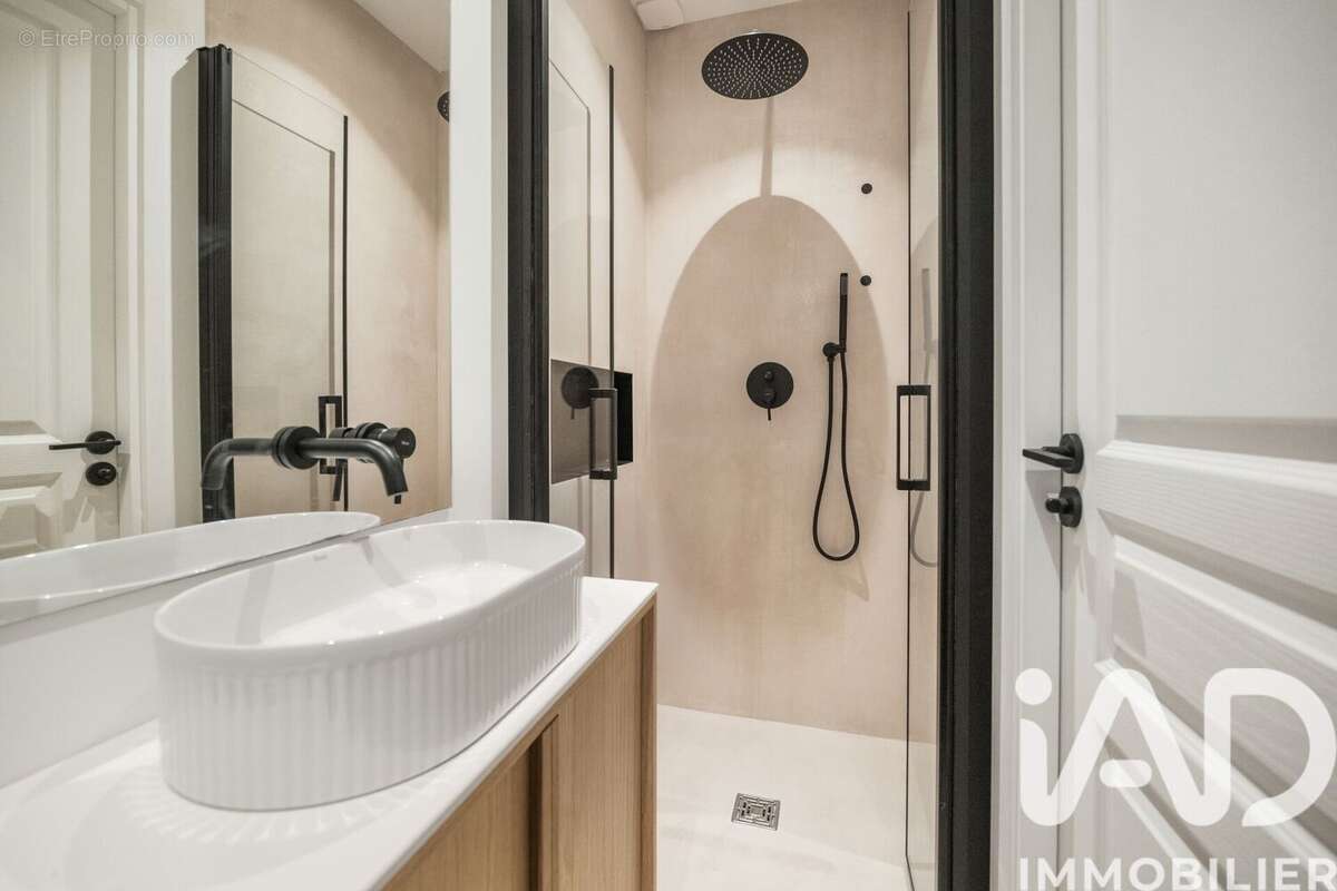 Photo 8 - Appartement à PARIS-18E