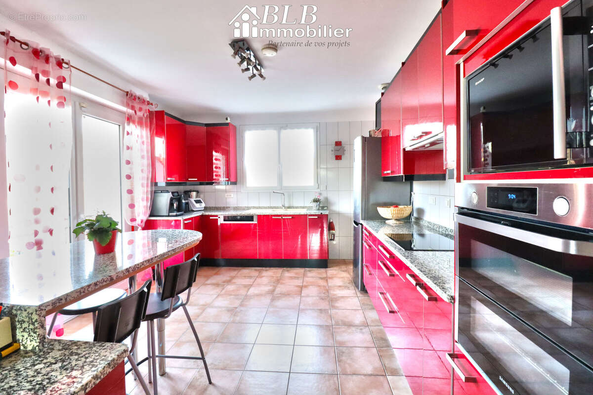 Maison à LE PERRAY-EN-YVELINES