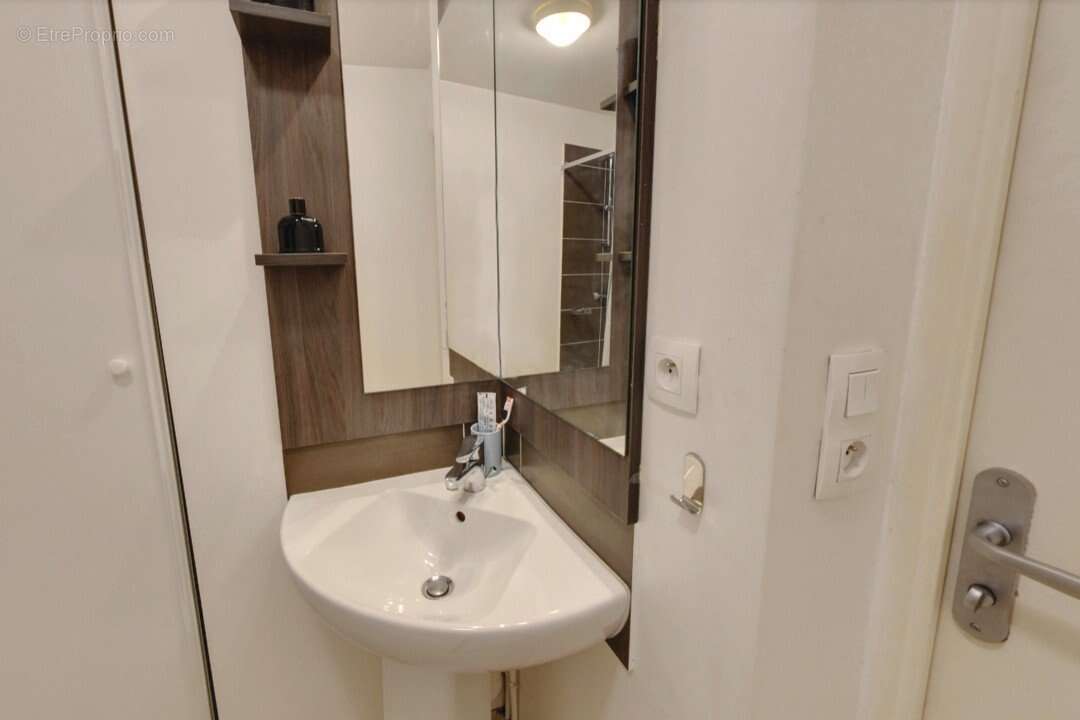 Appartement à MARSEILLE-6E
