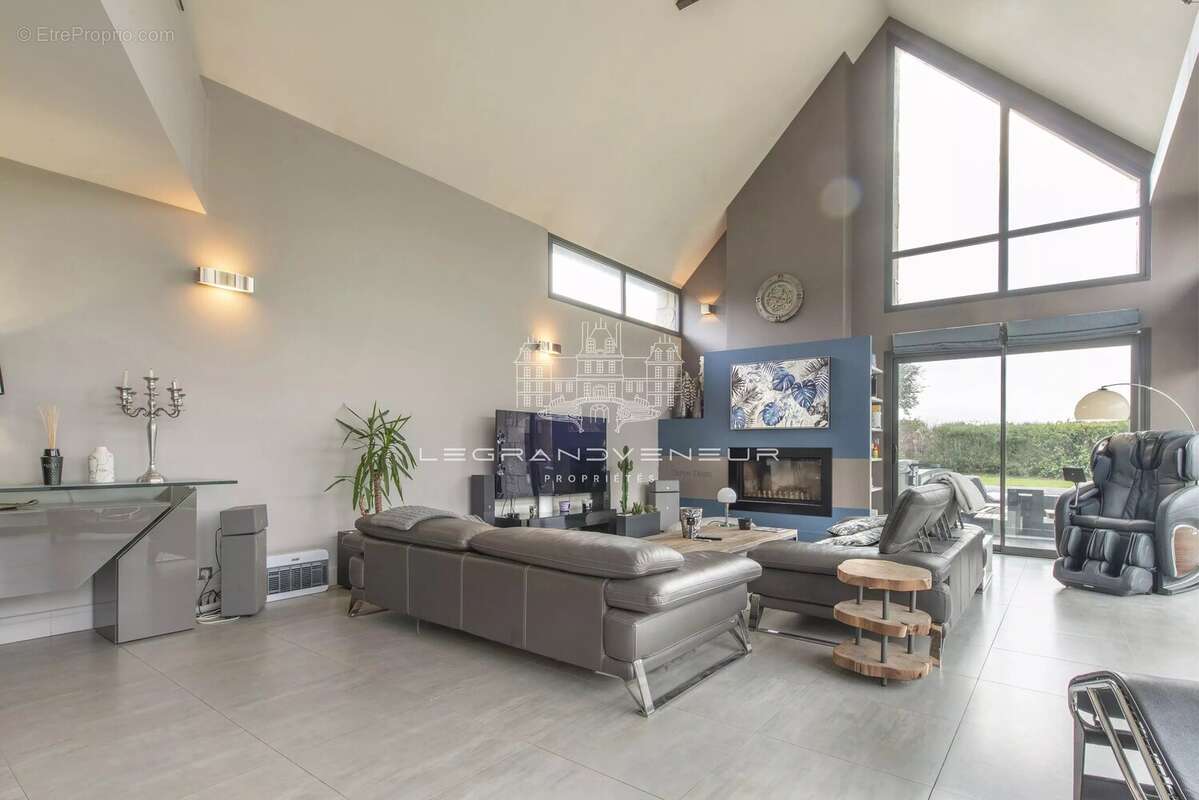 Maison à FONTAINEBLEAU