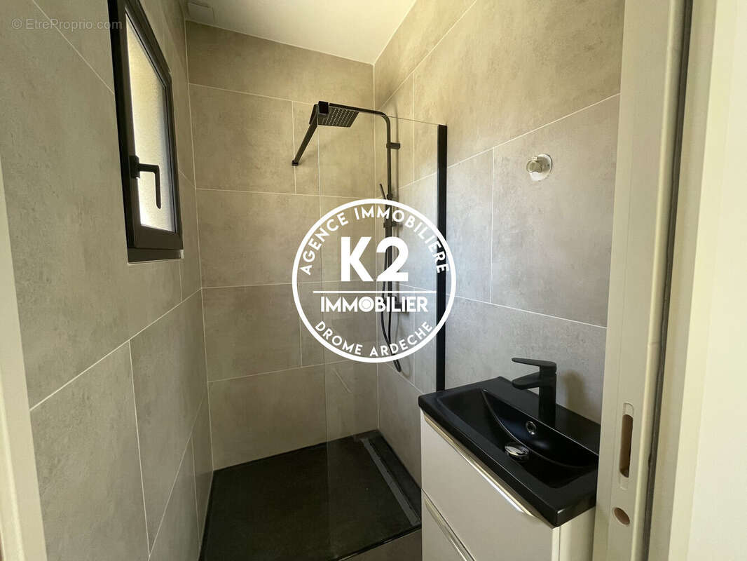 Maison à MONTELIMAR