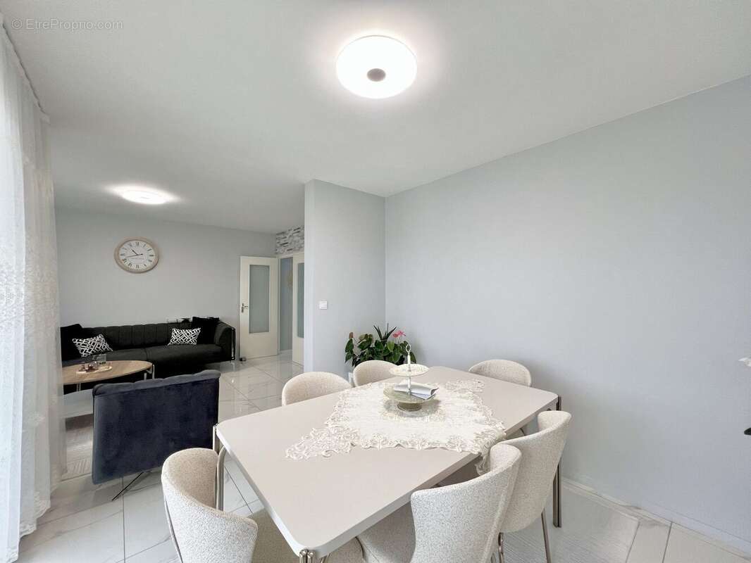 Appartement à CHARVIEU-CHAVAGNEUX