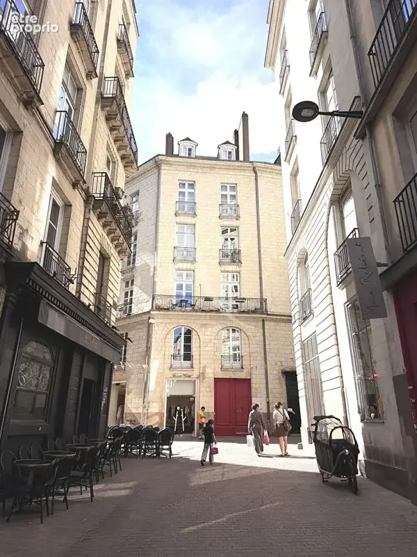 Exclusivité, quartier Graslin, idéal investissement locatif ou première acquisition : charmant studio lumineux de 25 m2 au derni - photo 8