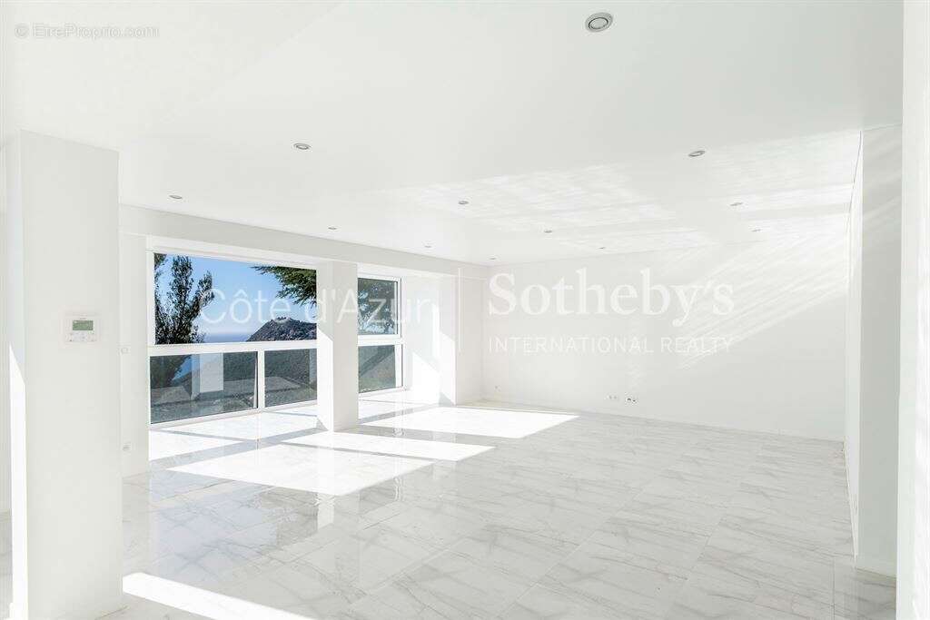 Appartement à LA TURBIE