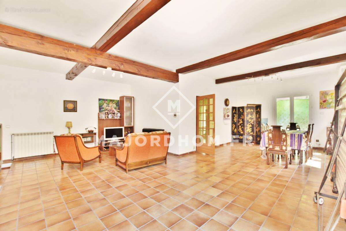 Vend Maison 157m2 terrain de 2193 m2 sans vis à vis  13015 - photo 10