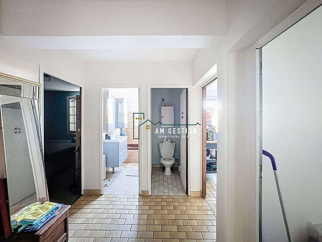 Maison à SAINT-DENIS-DES-MURS