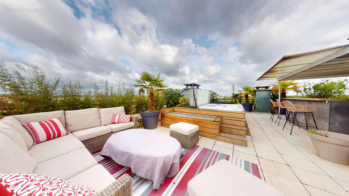 Appartement à SARTROUVILLE