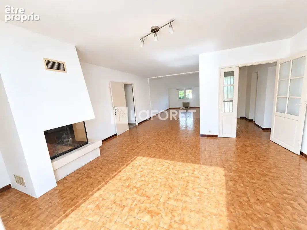 LA COUDOULIERE Maison Plain pied 140m² 6 pièces - photo 3