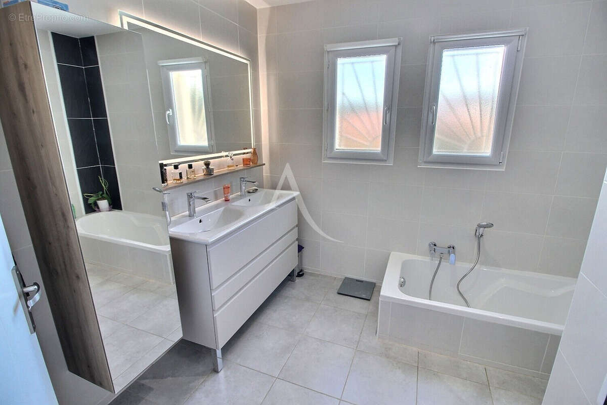 Maison à MONTESQUIEU-DES-ALBERES