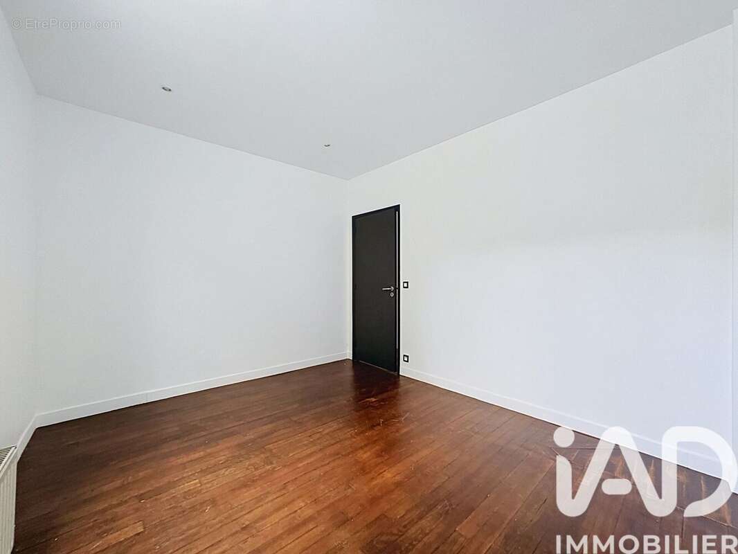 Photo 6 - Appartement à GENNEVILLIERS