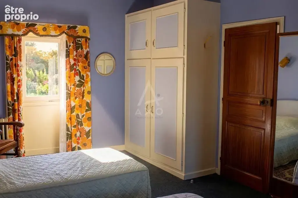 Demeure de caractère avec jardin et dépendances - photo 10