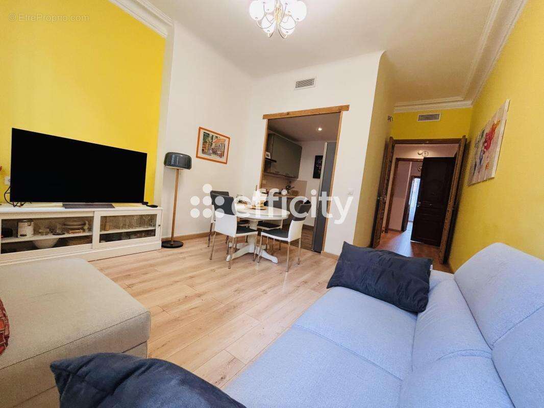 Appartement à MARSEILLE-5E