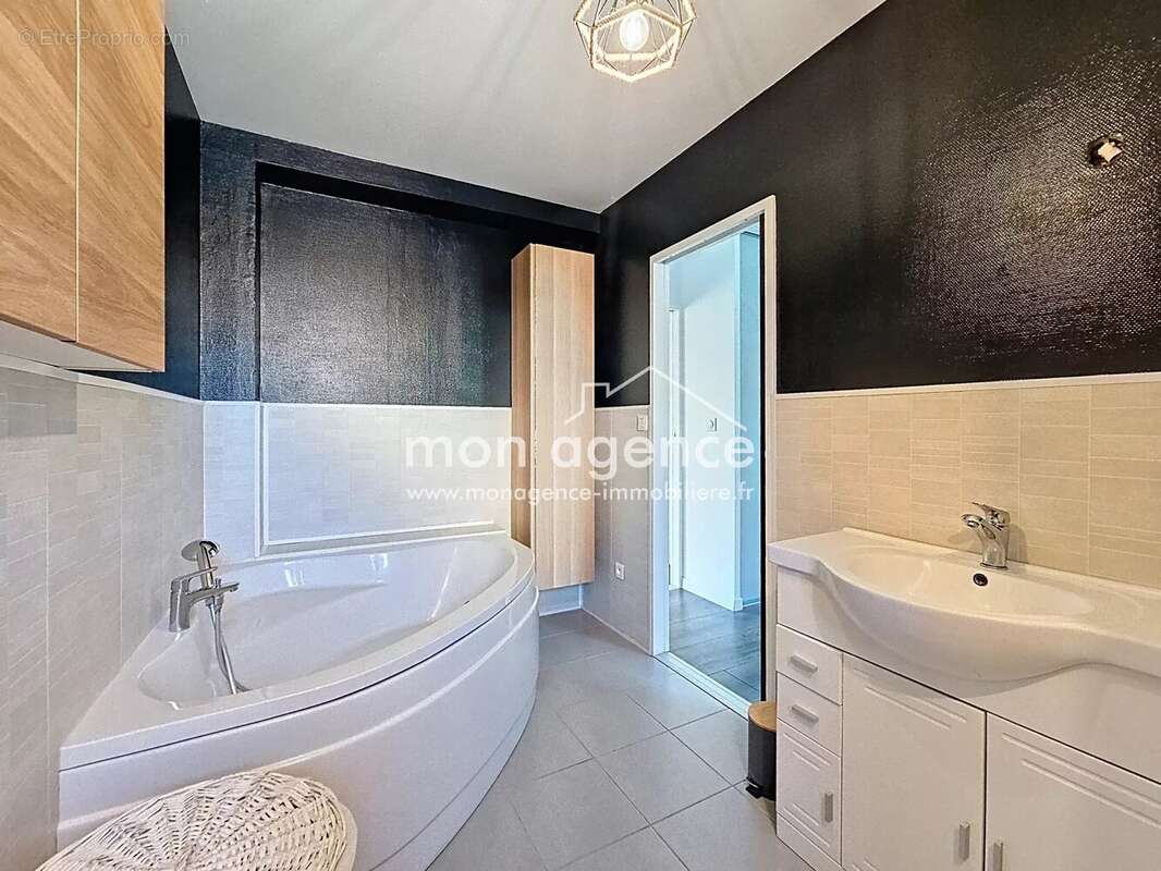 Maison à LA NEUVILLE-CHANT-D&#039;OISEL