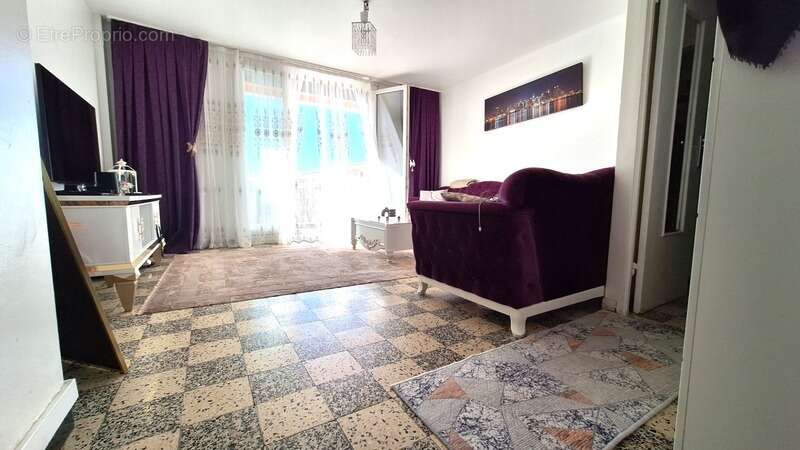 Appartement à PORT-DE-BOUC