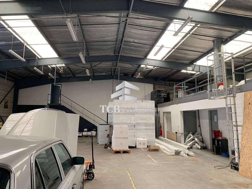 Commerce à SAINTE-LUCE-SUR-LOIRE