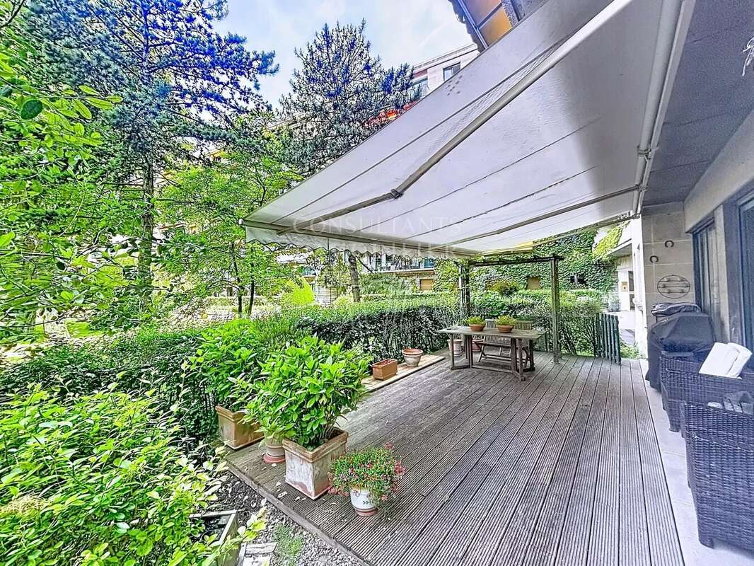 Appartement à NEUILLY-SUR-SEINE
