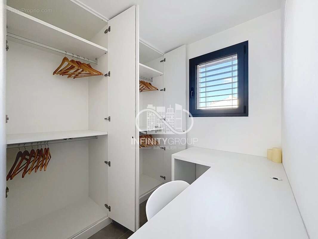 Appartement à VALLAURIS