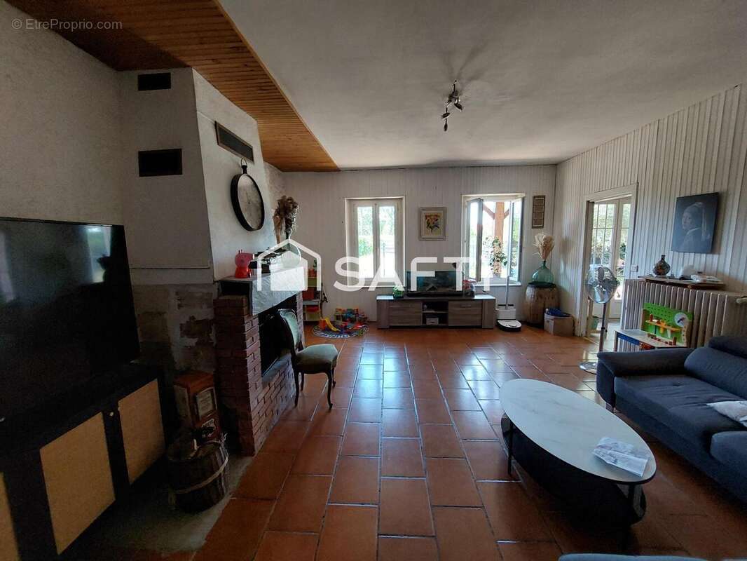 Maison 290 m² à Guitalens  - photo 2