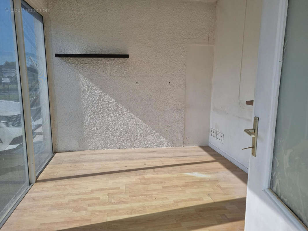 20230526_100907 - Commerce à NONTRON