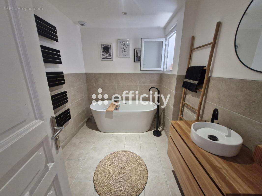 Maison 140 m² à Neuville-Sur-Saone  - photo 8