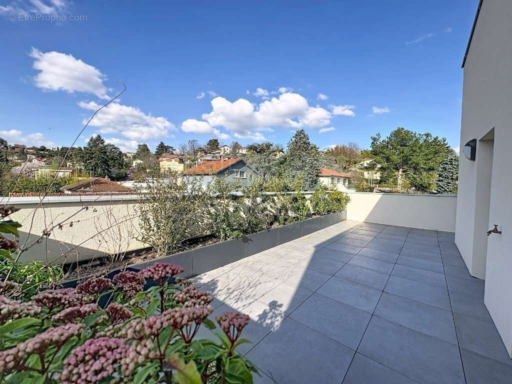 Appartement à RILLIEUX-LA-PAPE