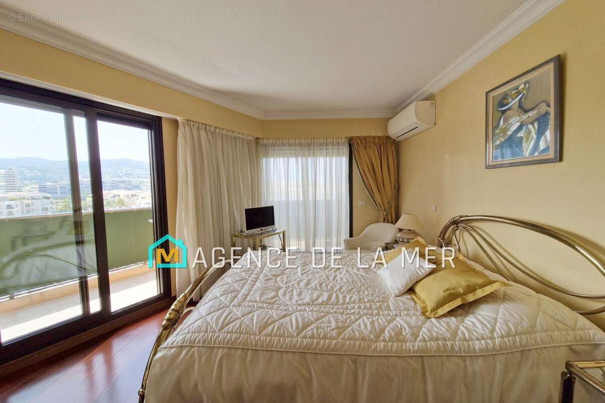 Appartement à MANDELIEU-LA-NAPOULE