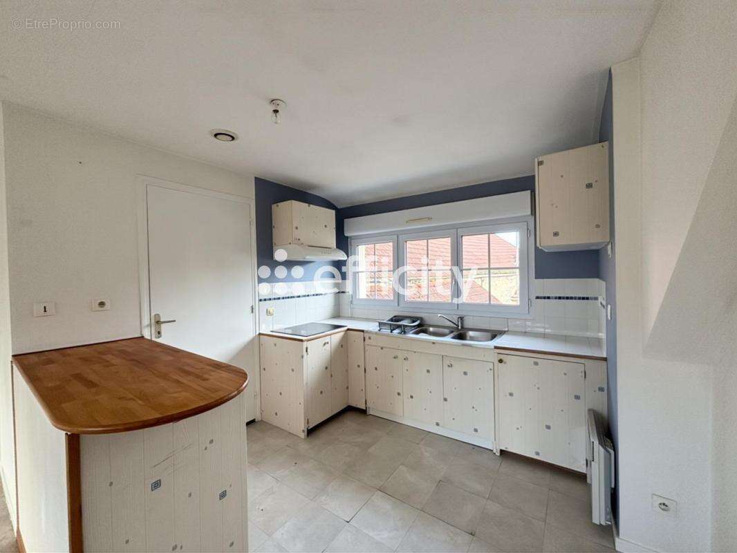 Appartement à MONT-L'EVEQUE