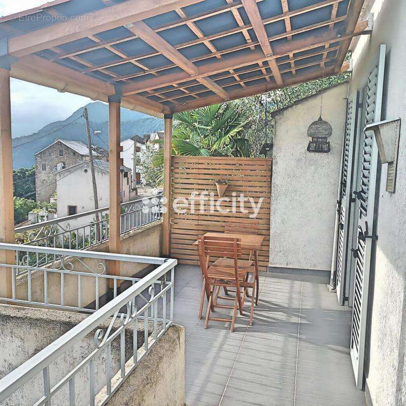 Maison à VELONE-ORNETO