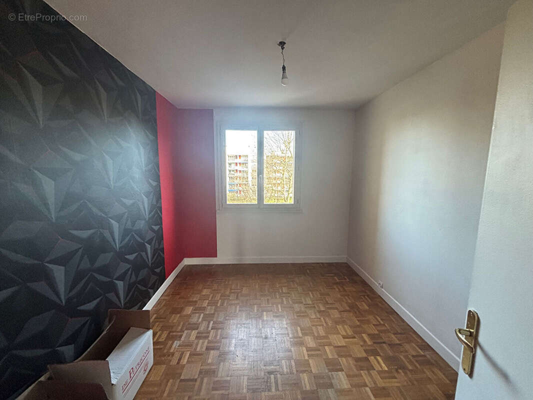 Luminosité, calme et volumes : Bel appartement familial de 82 m² ? Boulevard des Provinces - photo 3