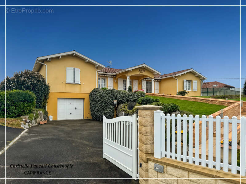 Maison à PEYREHORADE