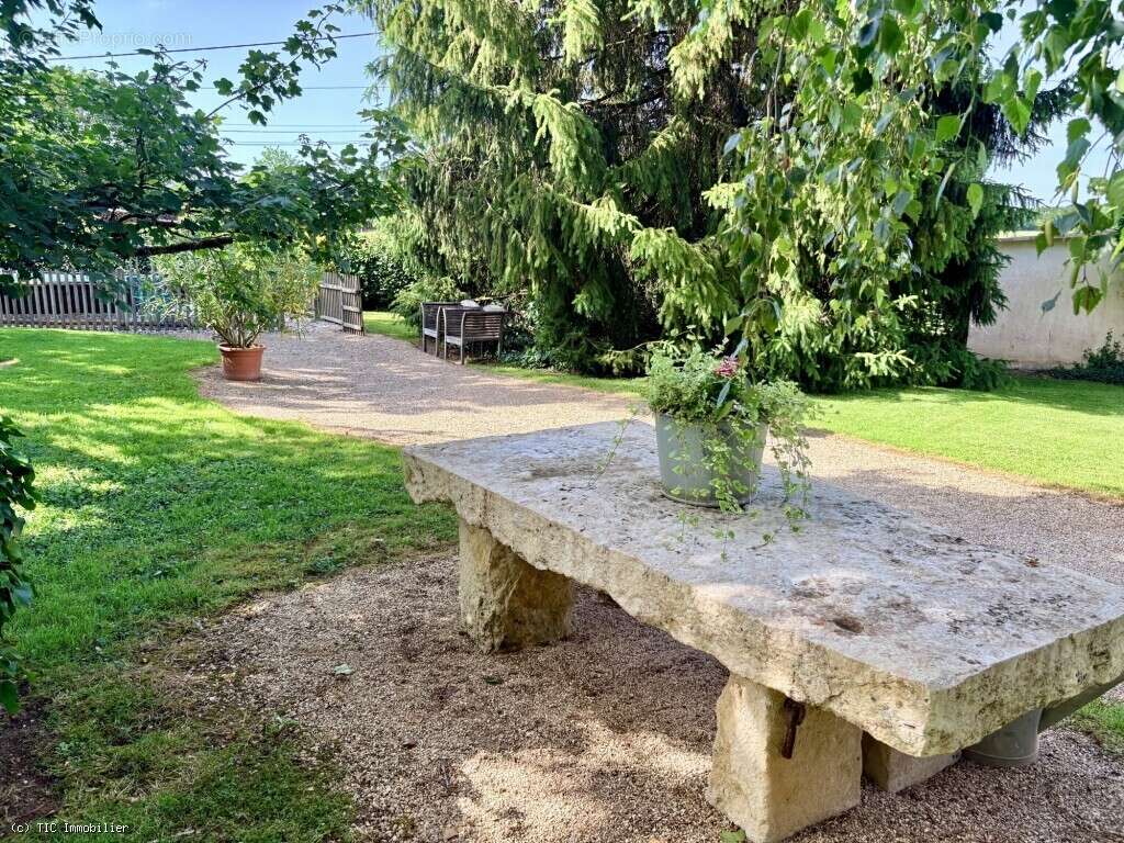 Maison contemporaine de 105 m² avec grand jardin arboré et piscine chauffée - photo 30