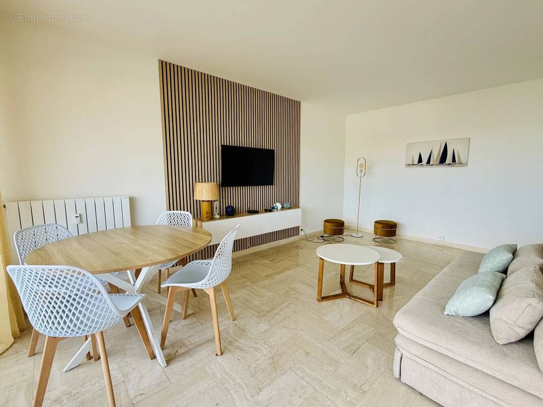 Appartement à VALLAURIS