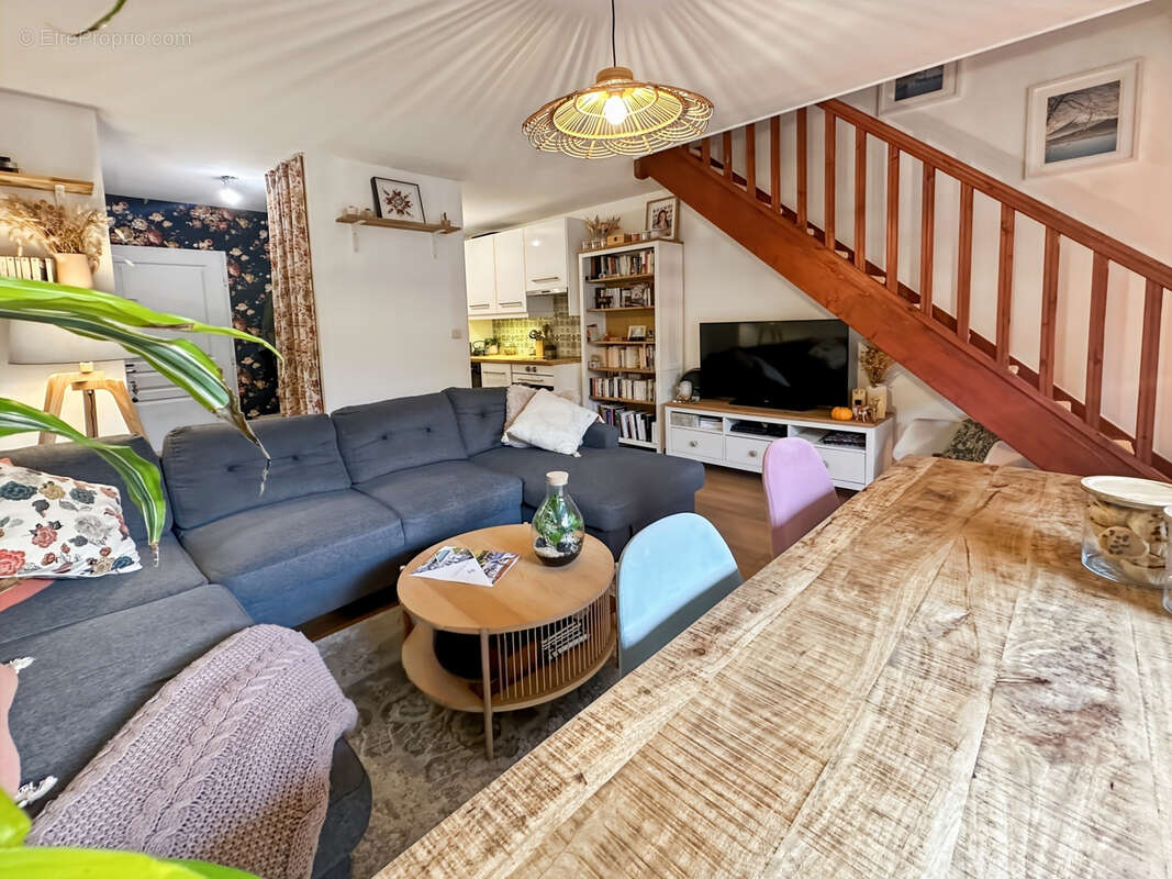 Maison à PREVESSIN-MOENS