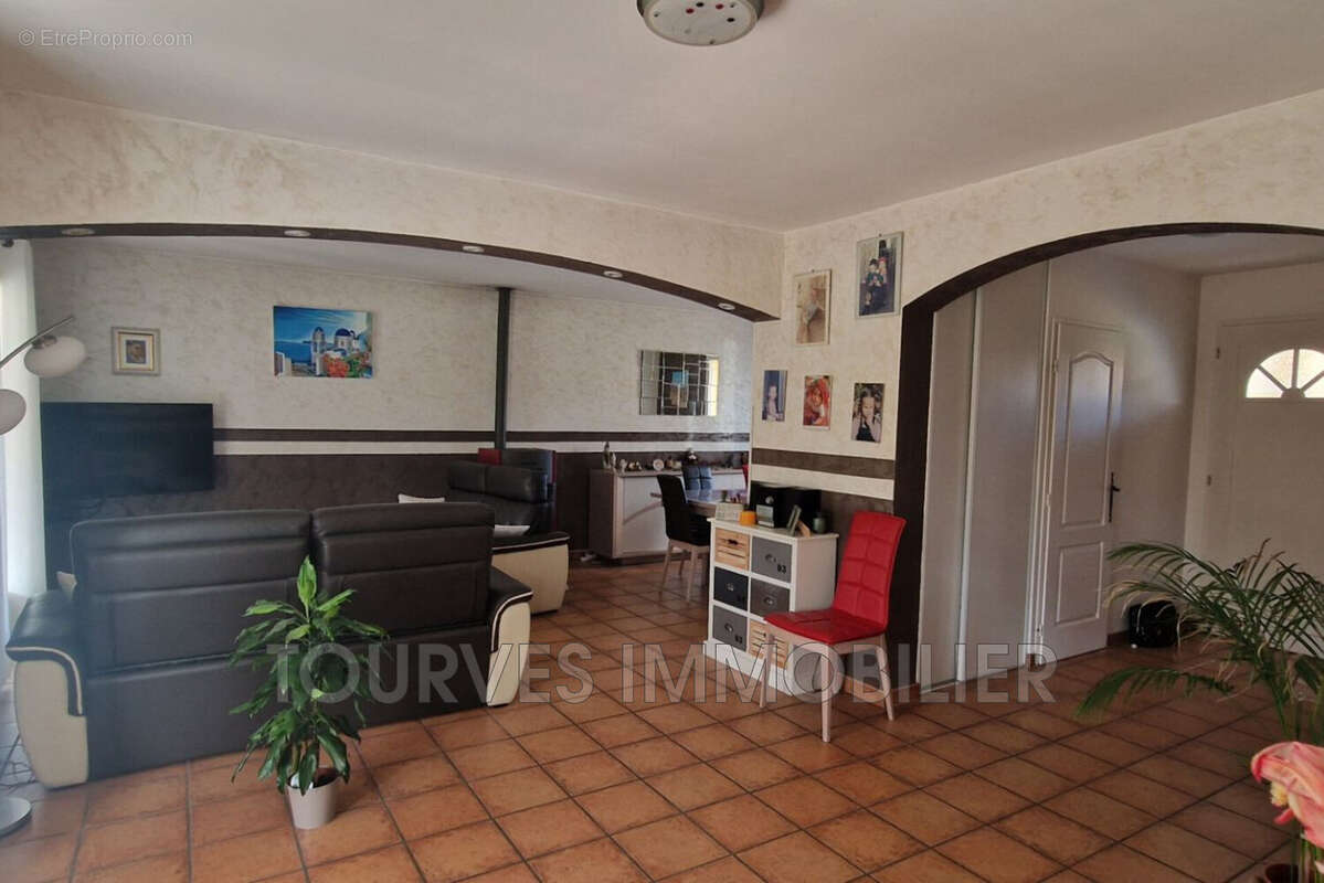 Maison à TOURVES