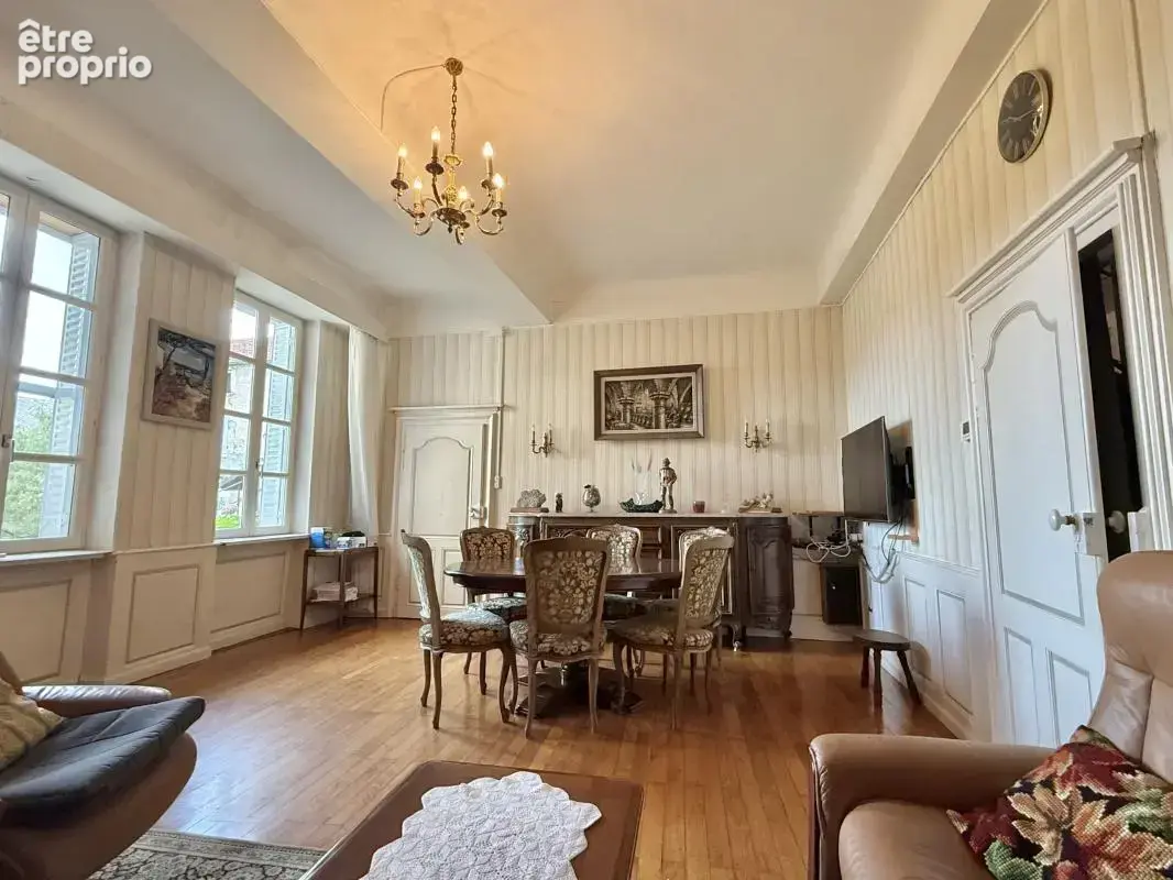 Saint-jean-de-losne – maison de caractère de 284 m² – terrain de 1 224 m² – dépendances et fort potentiel - photo 2