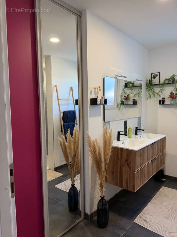Magnifique plain-pied de 200 m² proche des commerces à Marigny le Lozon !!! - photo 12