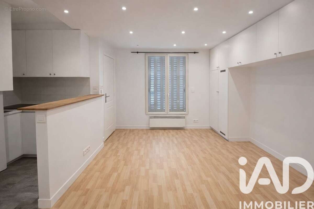 Photo 2 - Appartement à PARIS-18E