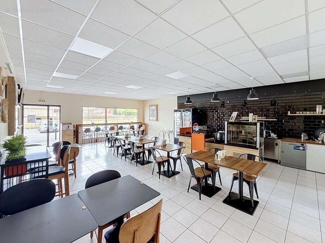 Commerce 130 m² à Plaisance-Du-Touch  - photo 2