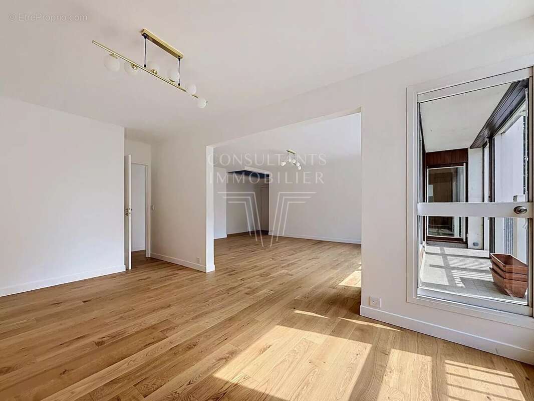 Appartement à PARIS-15E