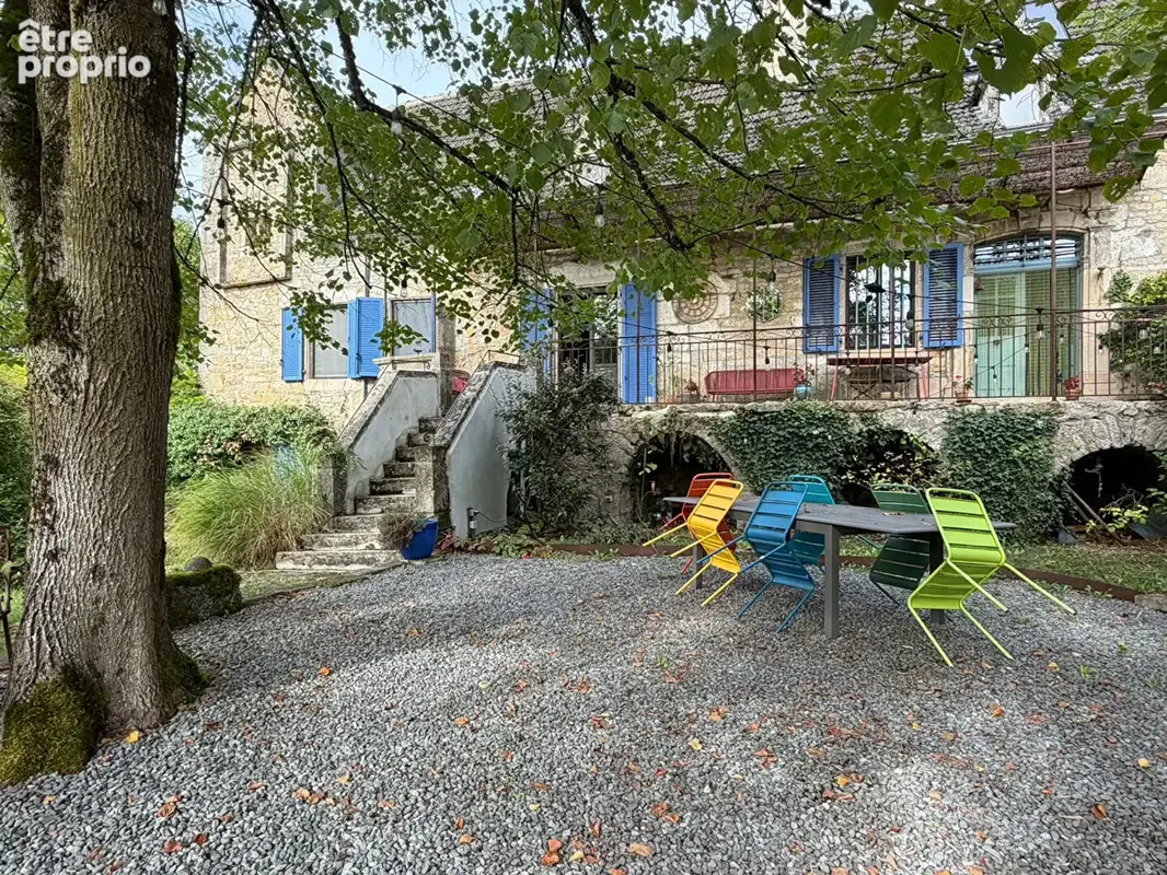 Propriété de caractère en pierre avec piscine et dépendance, à deux pas de Figeac - photo 1