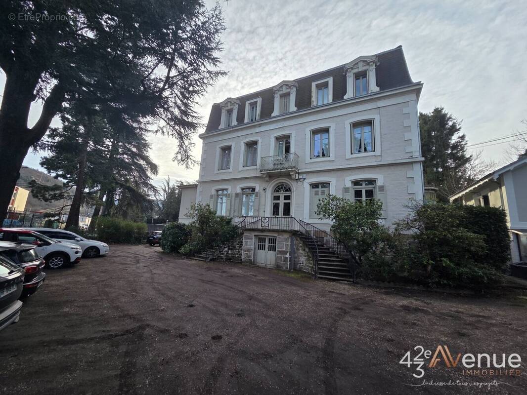 Appartement à SAINT-ETIENNE